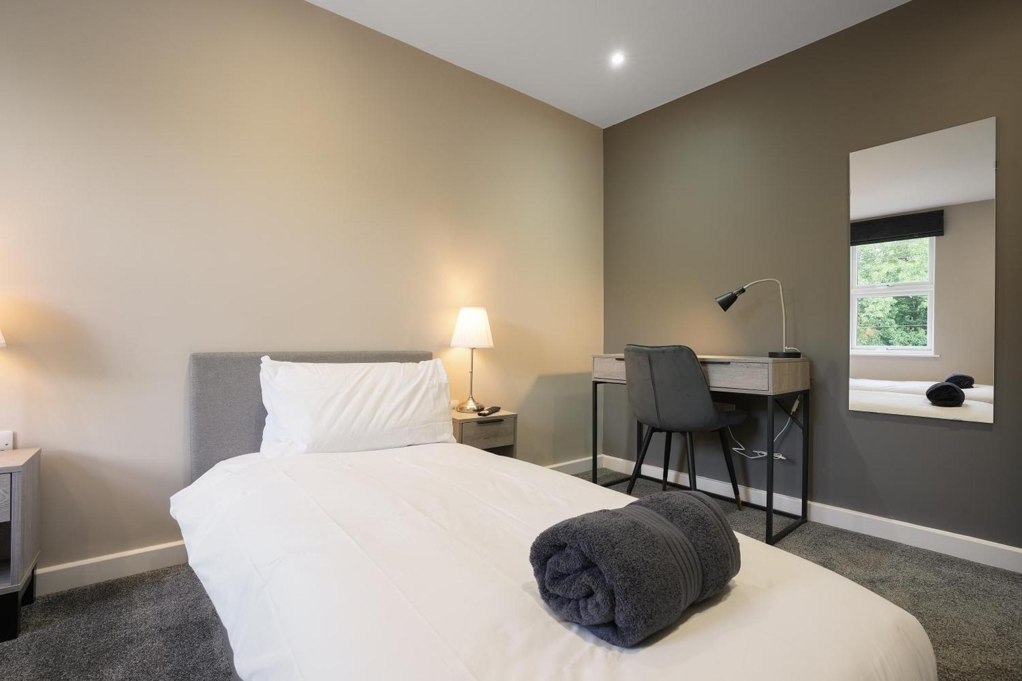 The Olive Tree Aparthotel Кингстън ъпон Хъл Екстериор снимка